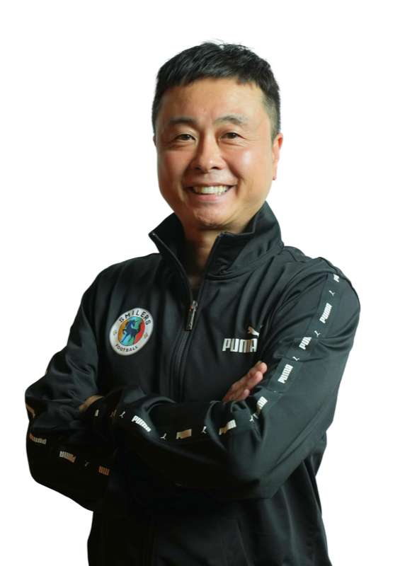 SMILERS監督 河本準一（お笑いコンビ・次長課長）